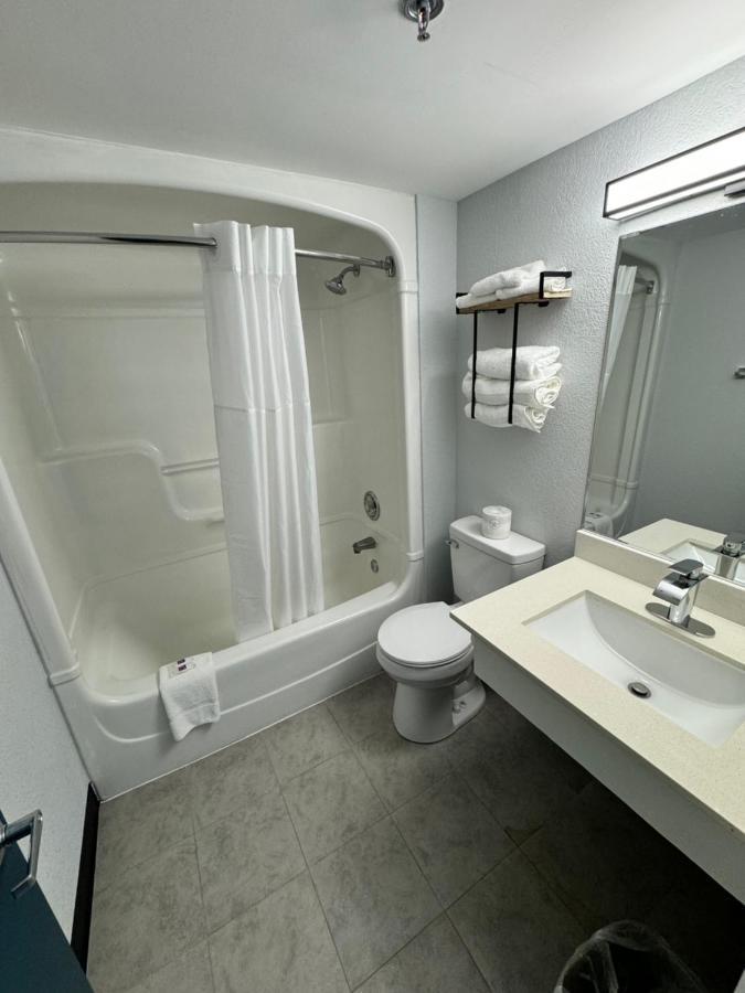 Studio 6 Suites East Syracuse Airport Exteriör bild