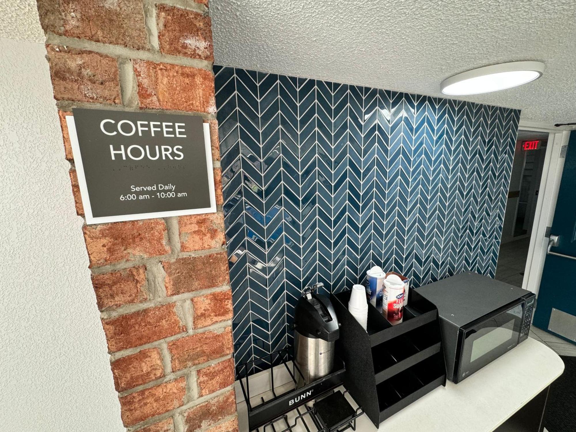 Studio 6 Suites East Syracuse Airport Exteriör bild